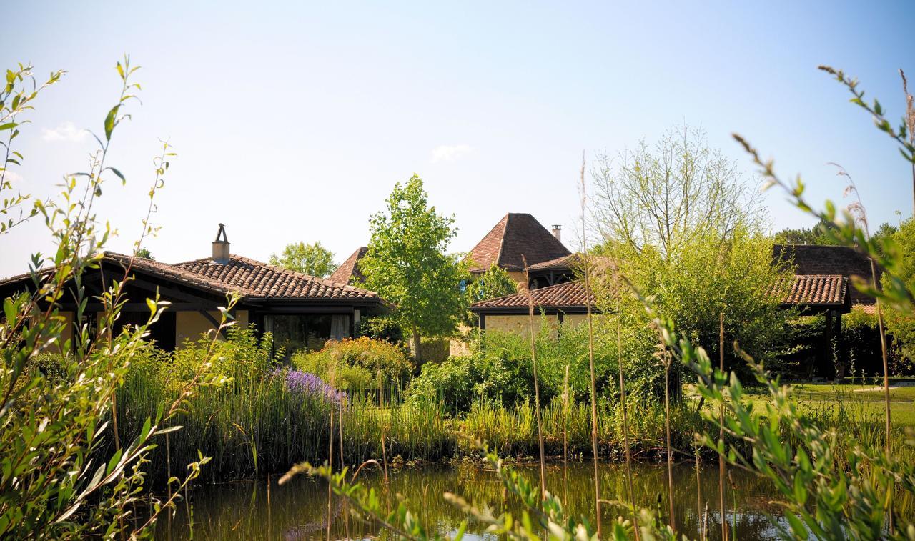 Au Jardin Fleuri Hotel Bosset Buitenkant foto